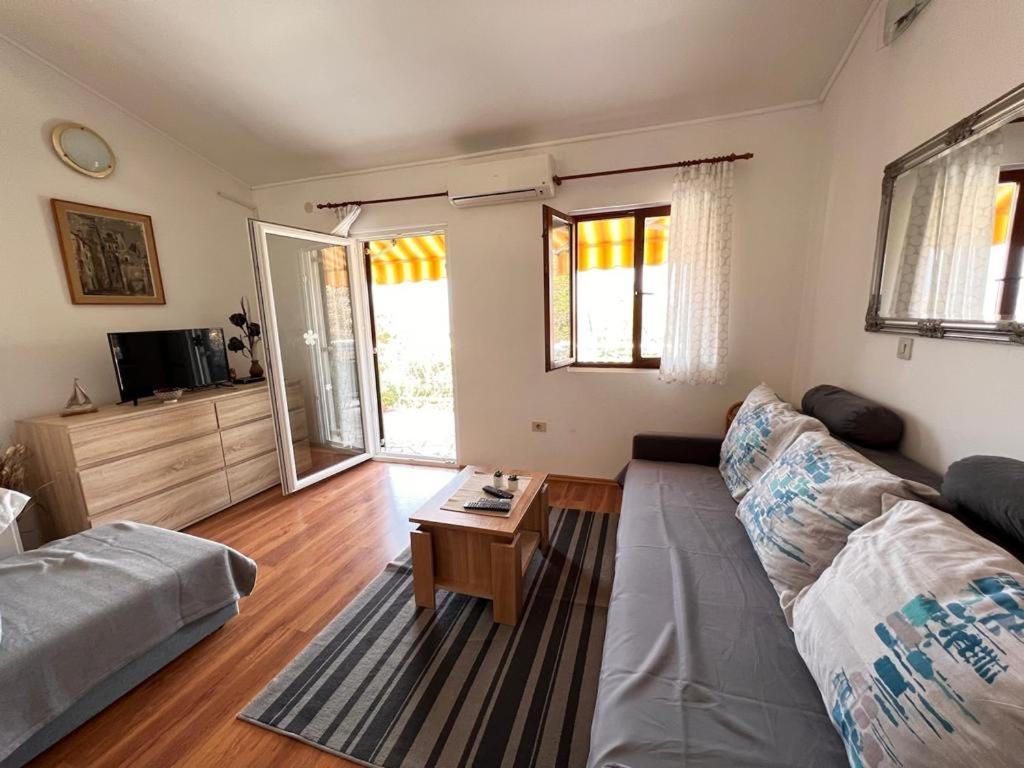 Apartments Valentinovo Klenovica Εξωτερικό φωτογραφία